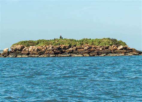 beyt island|Beyt Island .